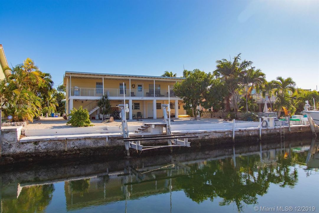 Recently Sold: $699,000 (2 beds, 3 baths, 2592 Square Feet)