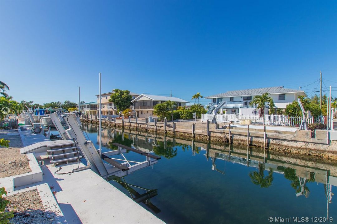 Recently Sold: $699,000 (2 beds, 3 baths, 2592 Square Feet)