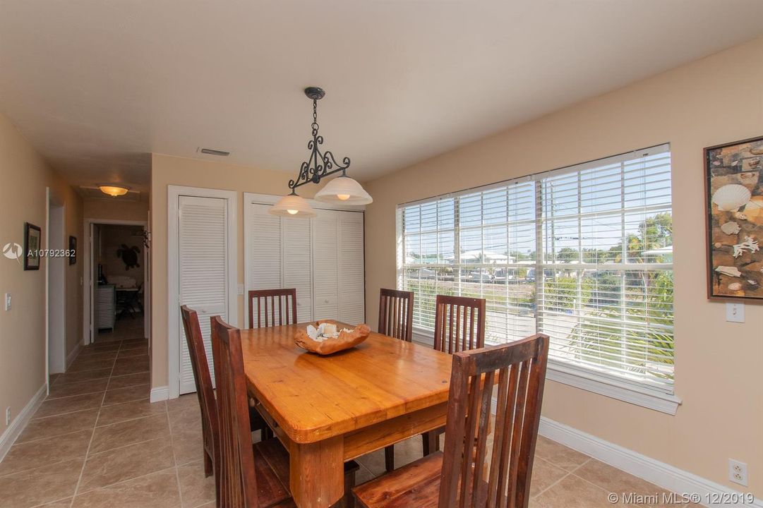 Recently Sold: $699,000 (2 beds, 3 baths, 2592 Square Feet)