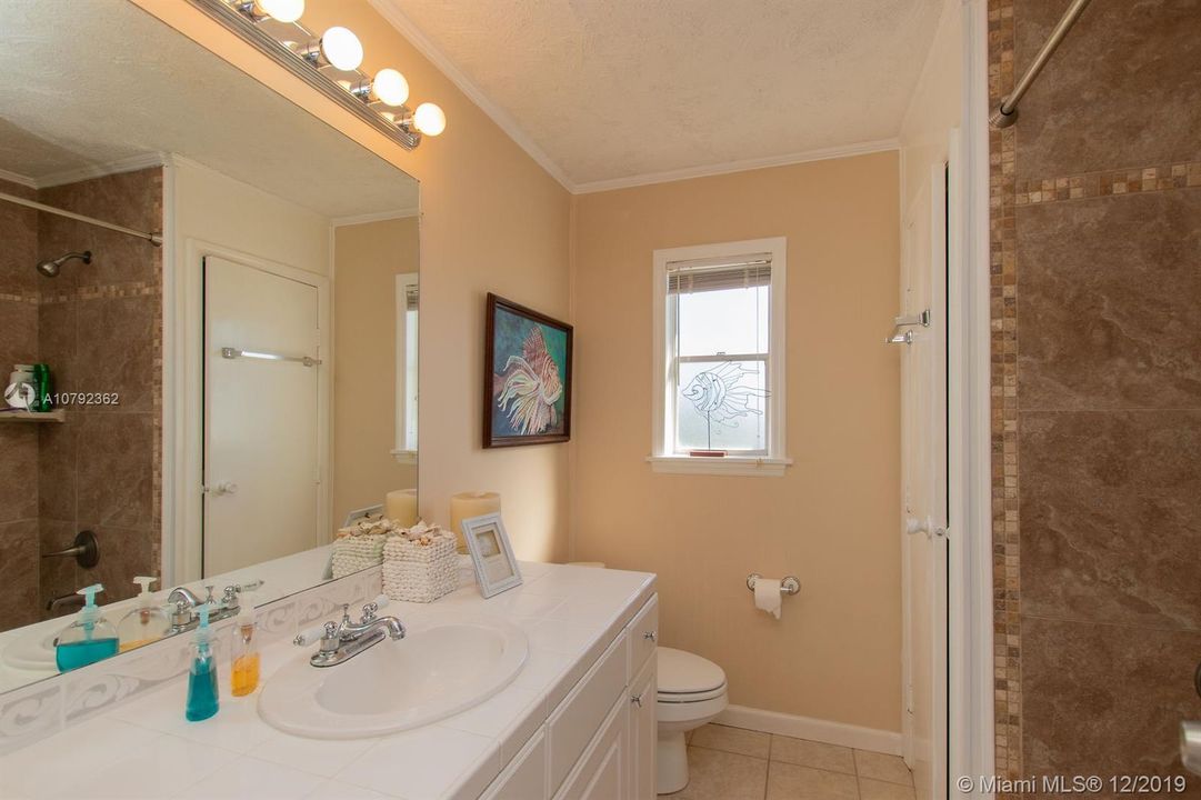 Recently Sold: $699,000 (2 beds, 3 baths, 2592 Square Feet)