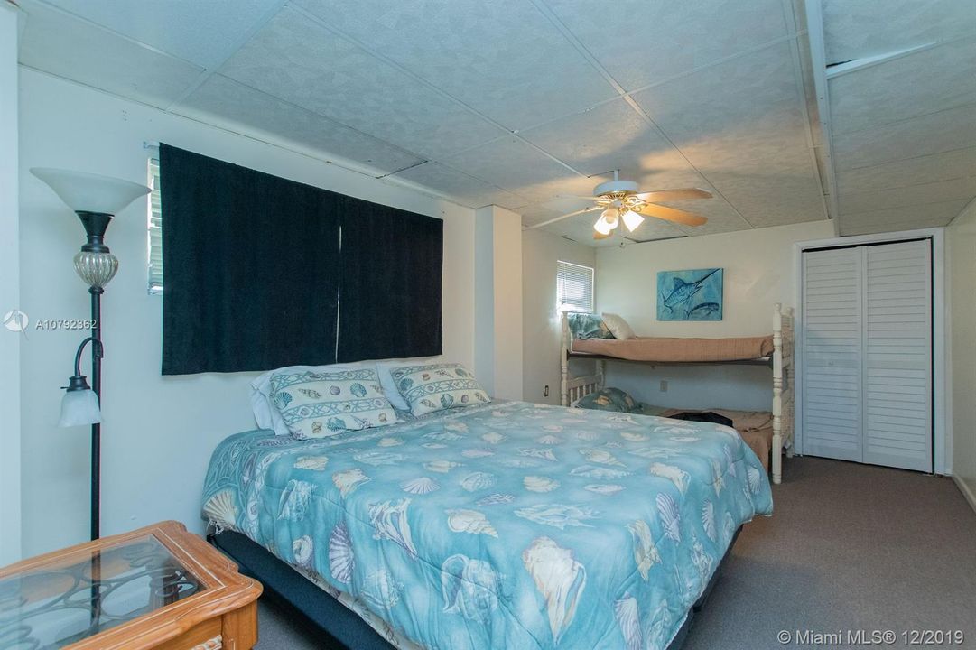 Recently Sold: $699,000 (2 beds, 3 baths, 2592 Square Feet)