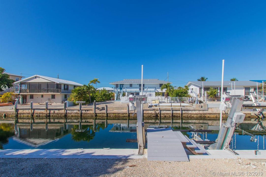 Recently Sold: $699,000 (2 beds, 3 baths, 2592 Square Feet)