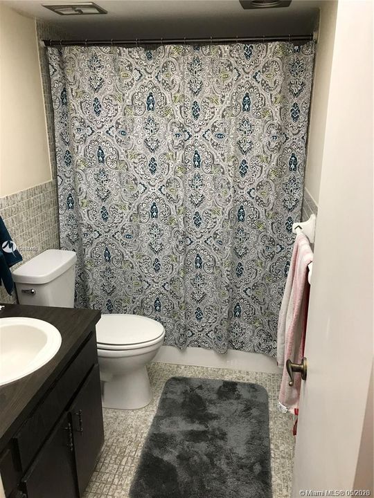 Vendido Recientemente: $154,900 (2 camas, 2 baños, 1170 Pies cuadrados)