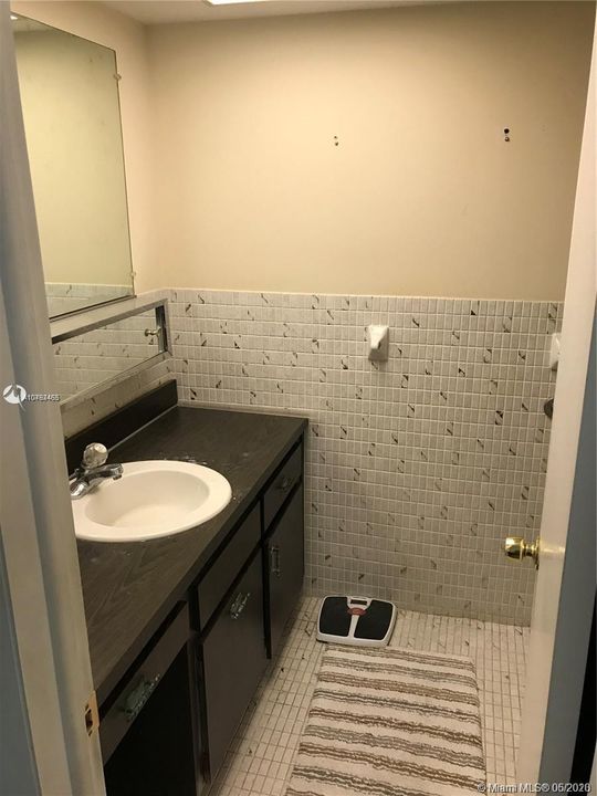 Vendido Recientemente: $154,900 (2 camas, 2 baños, 1170 Pies cuadrados)