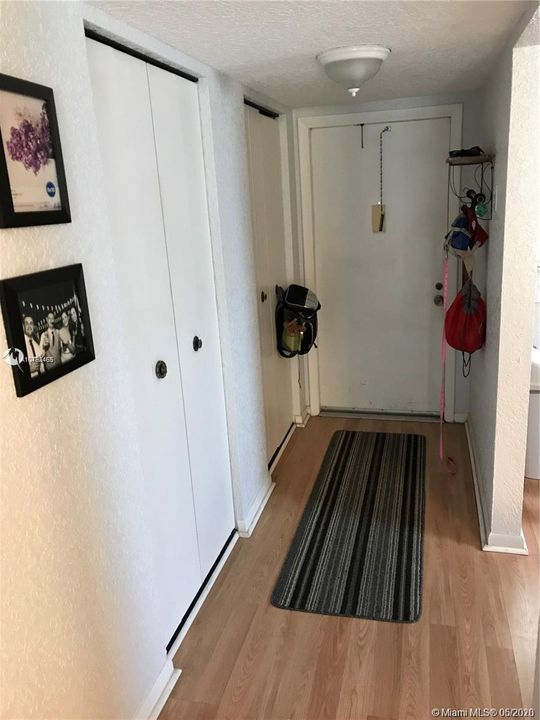Vendido Recientemente: $154,900 (2 camas, 2 baños, 1170 Pies cuadrados)