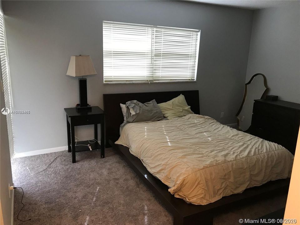 Vendido Recientemente: $154,900 (2 camas, 2 baños, 1170 Pies cuadrados)