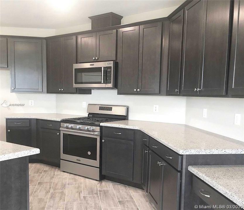 Recently Rented: $2,200 (5 beds, 3 baths, 2918 Square Feet)