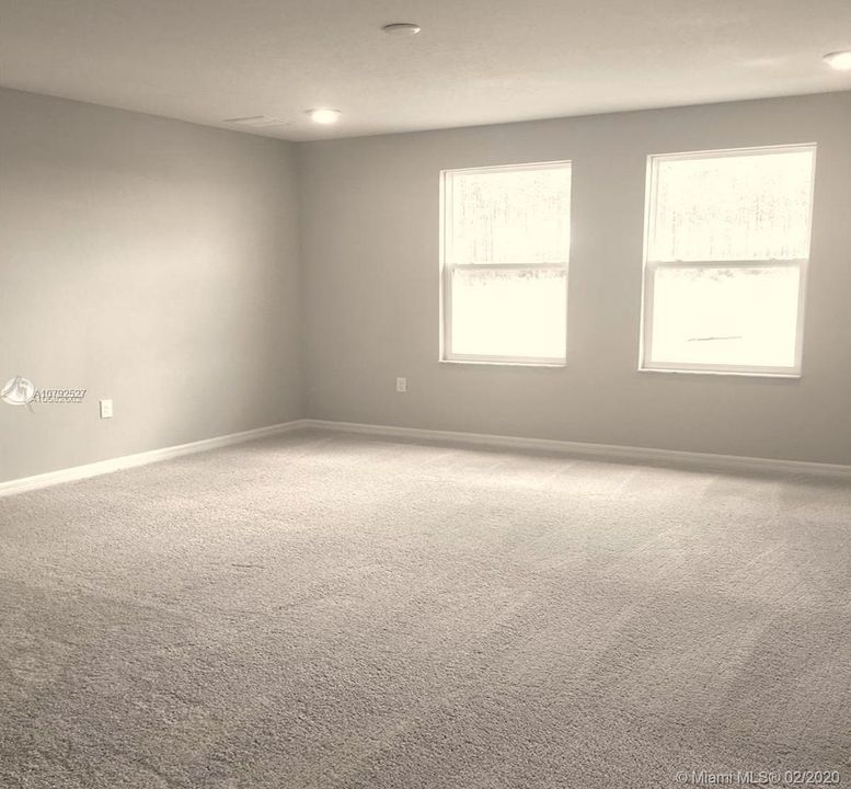 Recently Rented: $2,200 (5 beds, 3 baths, 2918 Square Feet)