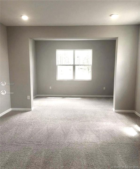 Recently Rented: $2,200 (5 beds, 3 baths, 2918 Square Feet)