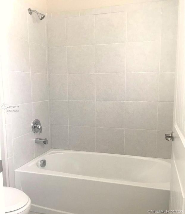 Recently Rented: $2,200 (5 beds, 3 baths, 2918 Square Feet)