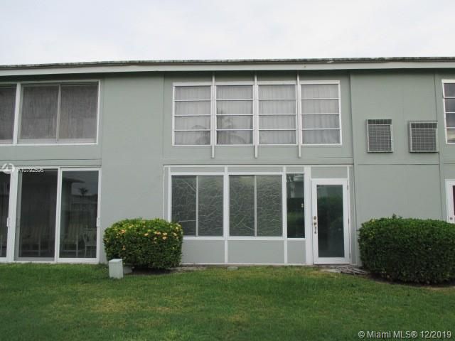 Recently Sold: $129,900 (1 beds, 1 baths, 765 Square Feet)