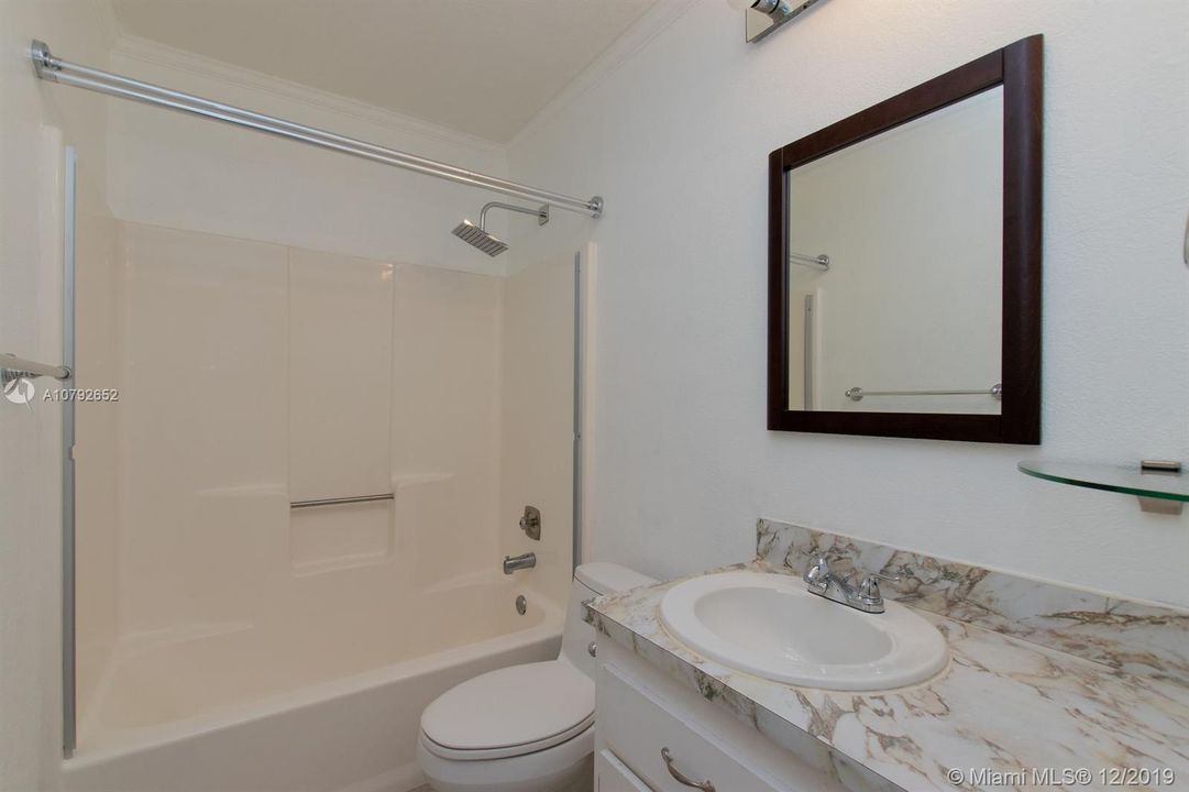 最近售出: $499,000 (2 贝兹, 2 浴室, 1000 平方英尺)