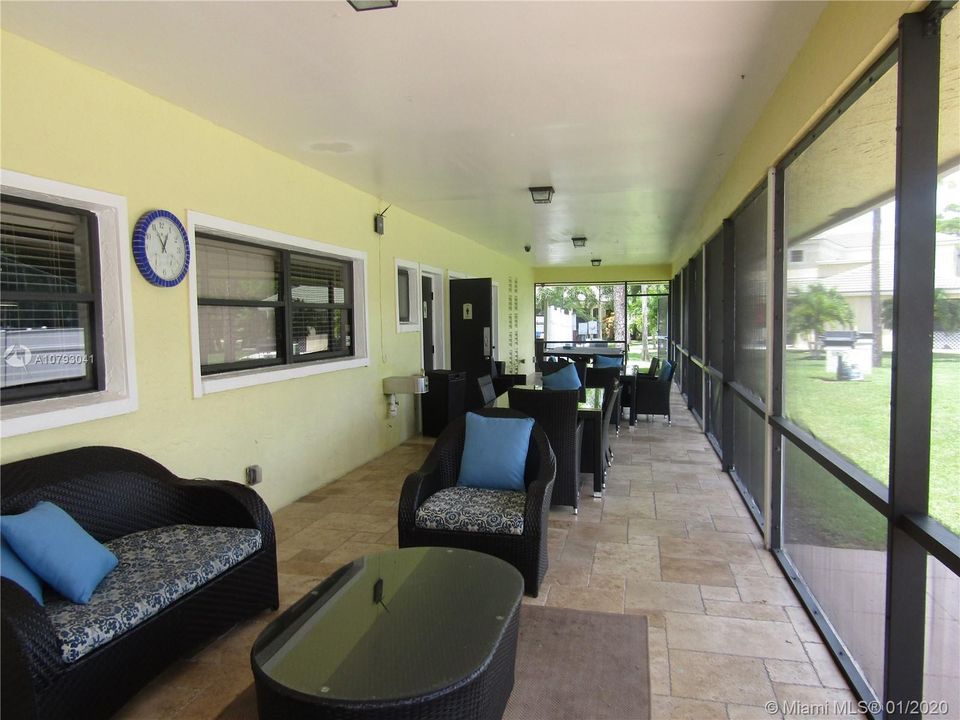 Recently Rented: $1,400 (2 beds, 2 baths, 980 Square Feet)