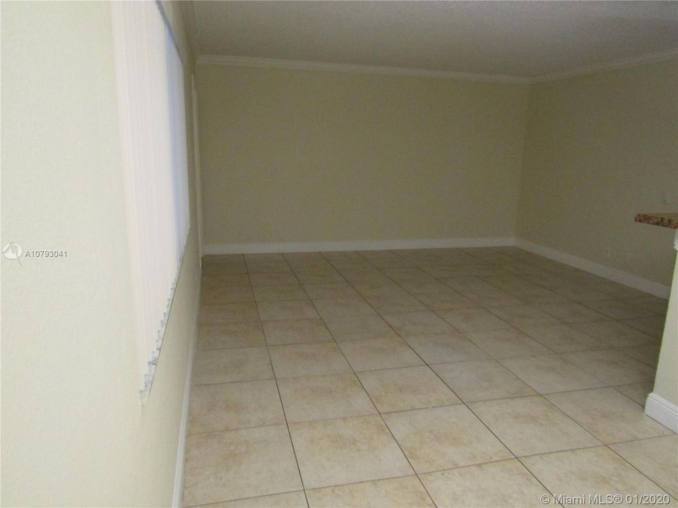 Recently Rented: $1,400 (2 beds, 2 baths, 980 Square Feet)