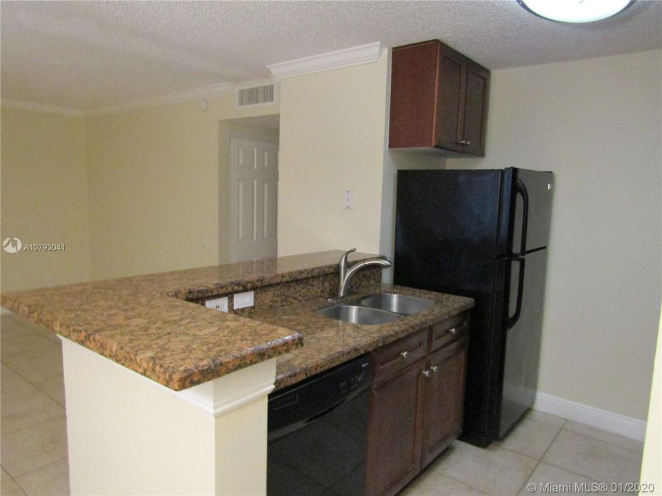 Recently Rented: $1,400 (2 beds, 2 baths, 980 Square Feet)