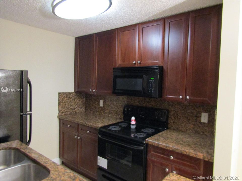 Recently Rented: $1,400 (2 beds, 2 baths, 980 Square Feet)