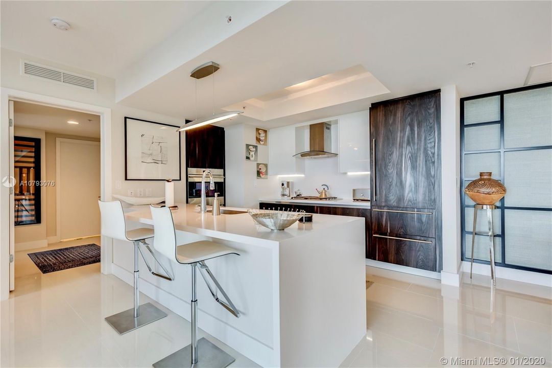 Recently Sold: $765,000 (2 beds, 2 baths, 1598 Square Feet)