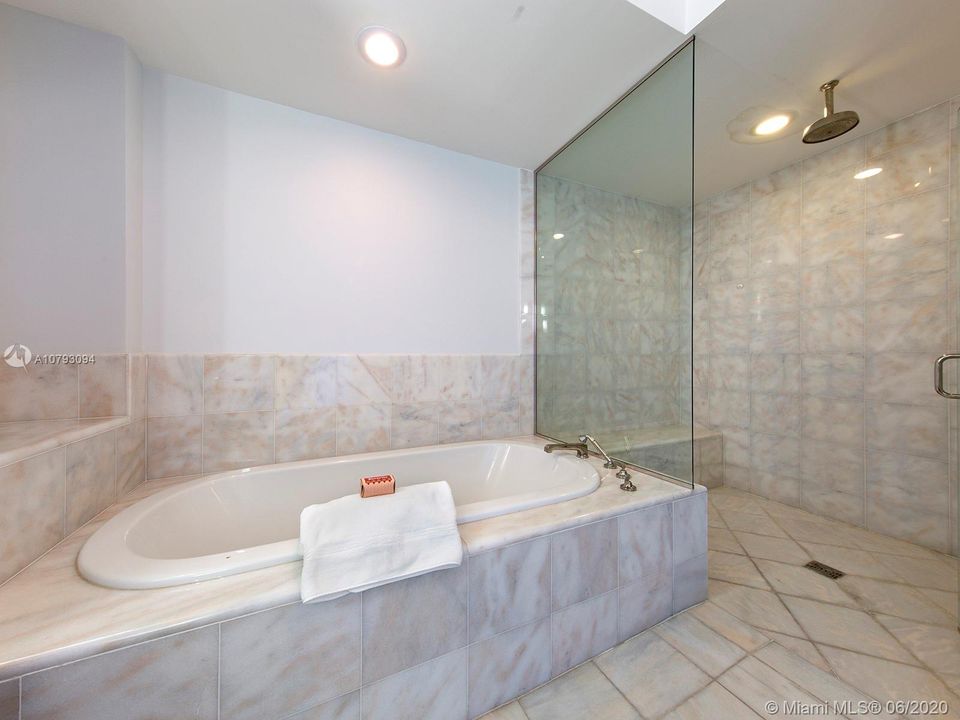 最近租的: $40,000 (4 贝兹, 4 浴室, 2901 平方英尺)