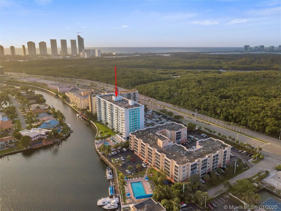 Недавно продано: $174,999 (2 спален, 2 ванн, 1145 Квадратных фут)