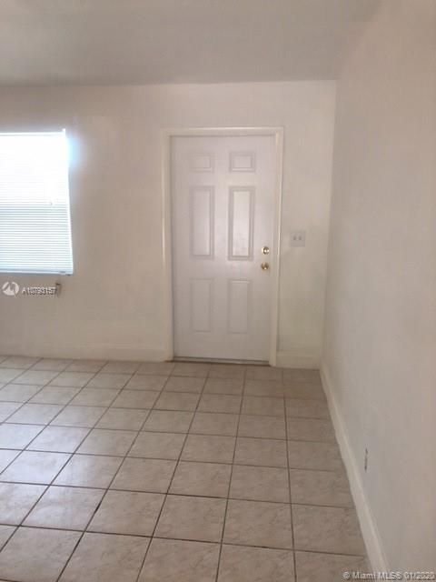 Recently Rented: $1,200 (3 beds, 2 baths, 1080 Square Feet)