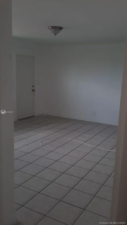 Recently Rented: $1,200 (3 beds, 2 baths, 1080 Square Feet)