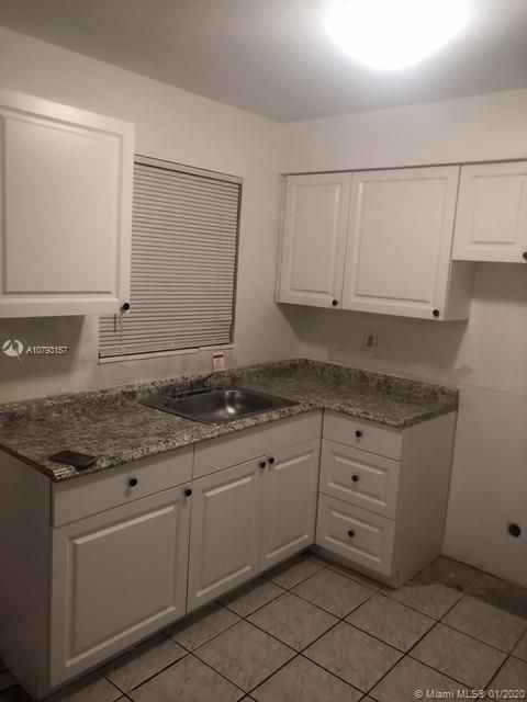 Recently Rented: $1,200 (3 beds, 2 baths, 1080 Square Feet)