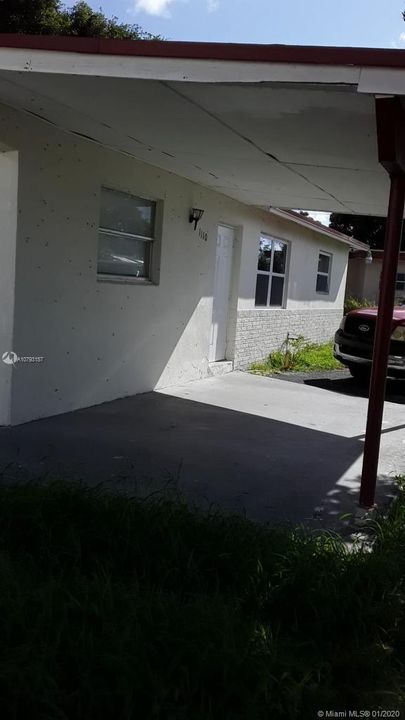 Recently Rented: $1,200 (3 beds, 2 baths, 1080 Square Feet)