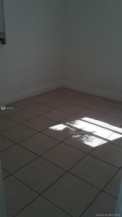 Recently Rented: $1,200 (3 beds, 2 baths, 1080 Square Feet)