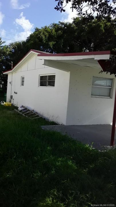 Recently Rented: $1,200 (3 beds, 2 baths, 1080 Square Feet)