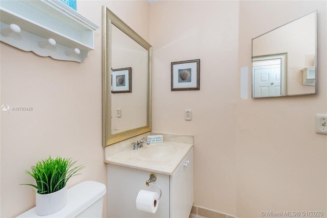 Recently Rented: $1,600 (3 beds, 2 baths, 1452 Square Feet)