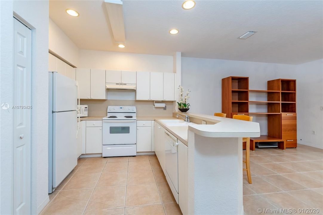 Recently Rented: $1,600 (3 beds, 2 baths, 1452 Square Feet)