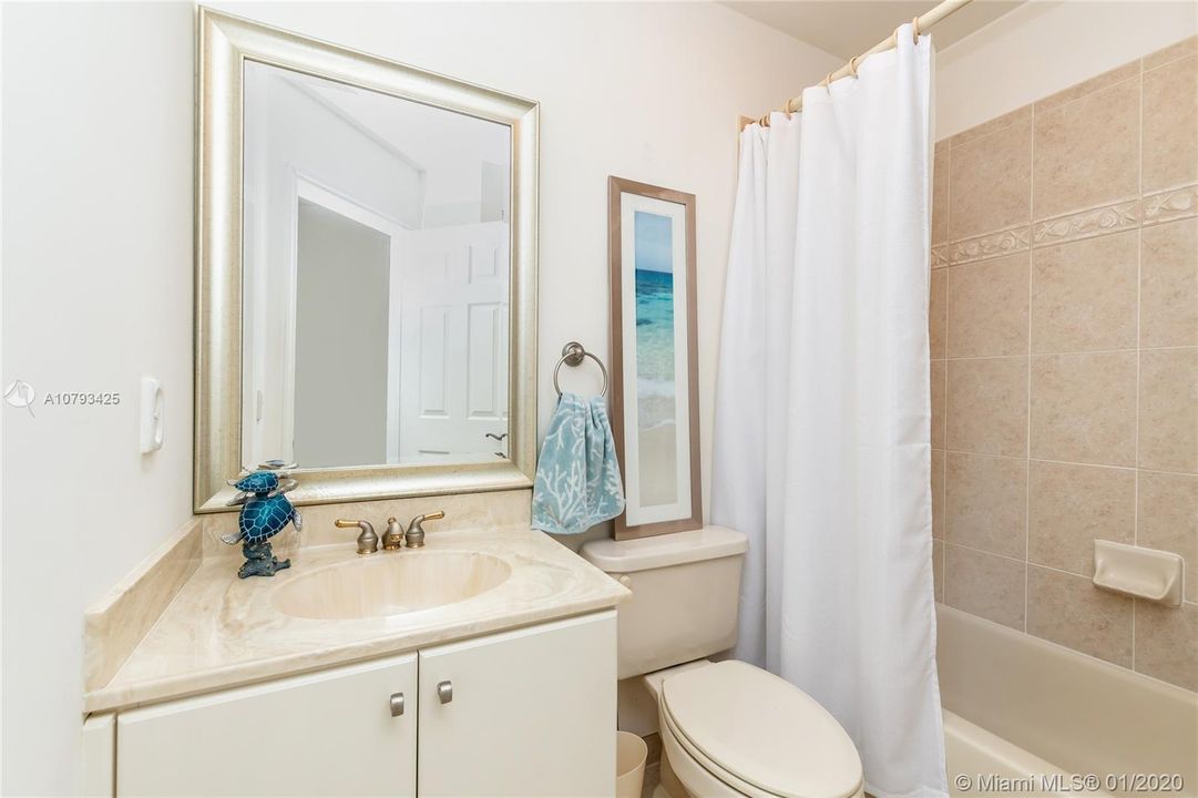 Recently Rented: $1,600 (3 beds, 2 baths, 1452 Square Feet)