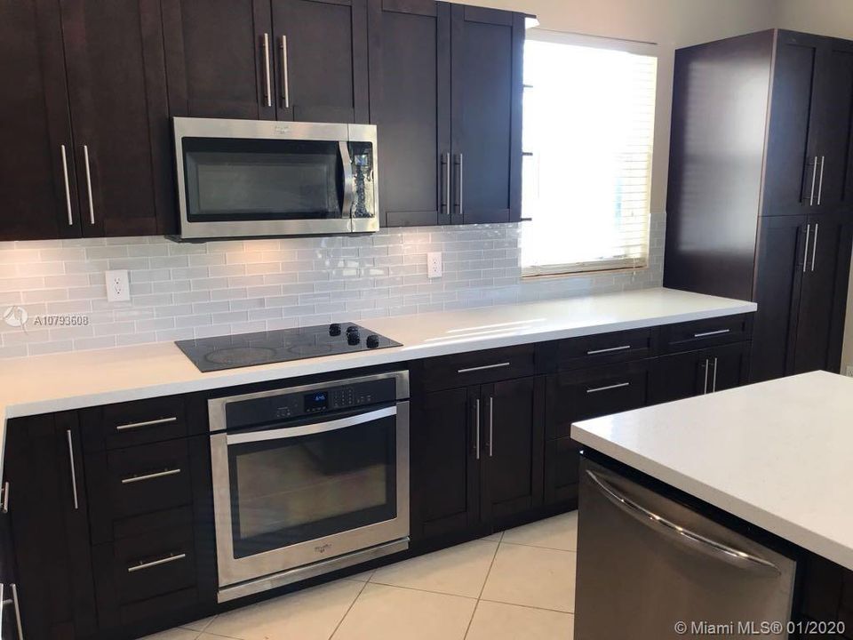 Recently Sold: $425,900 (5 beds, 2 baths, 2888 Square Feet)
