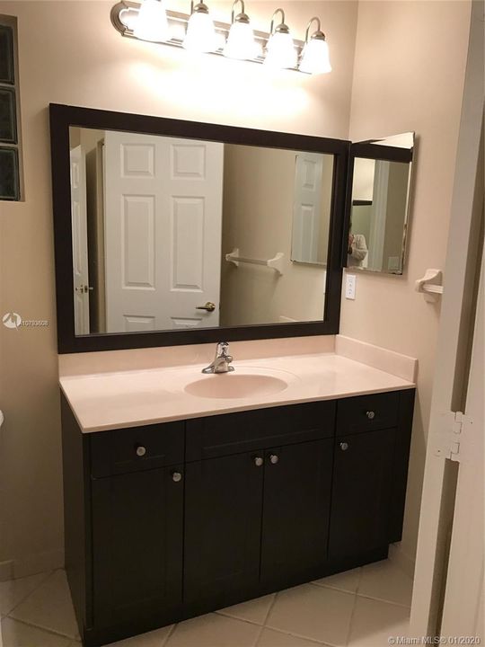 Recently Sold: $425,900 (5 beds, 2 baths, 2888 Square Feet)