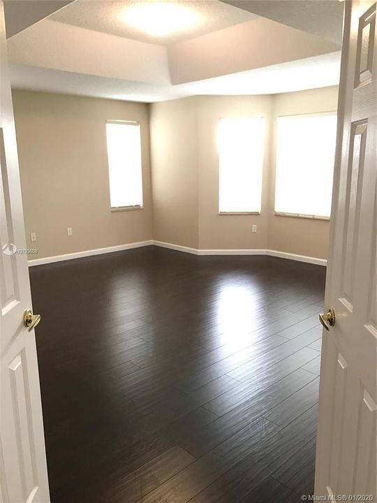 Recently Sold: $425,900 (5 beds, 2 baths, 2888 Square Feet)