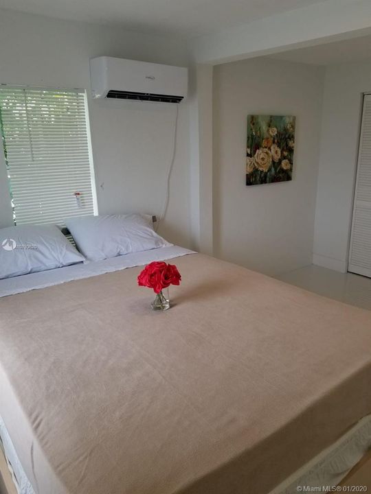 Vendido Recientemente: $268,900 (3 camas, 2 baños, 1302 Pies cuadrados)