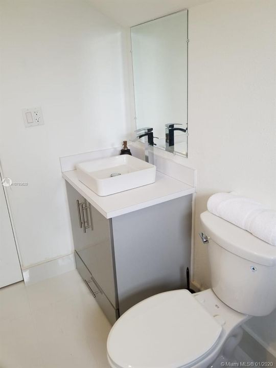 Vendido Recientemente: $268,900 (3 camas, 2 baños, 1302 Pies cuadrados)