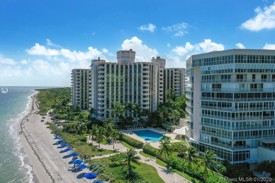 Recently Sold: $1,300,000 (3 beds, 3 baths, 2052 Square Feet)
