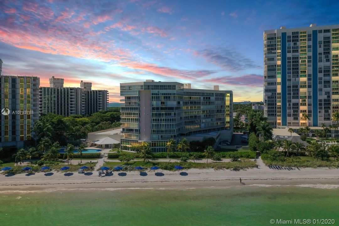 Recently Sold: $1,300,000 (3 beds, 3 baths, 2052 Square Feet)