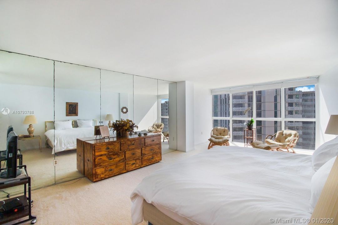 Recently Sold: $1,300,000 (3 beds, 3 baths, 2052 Square Feet)