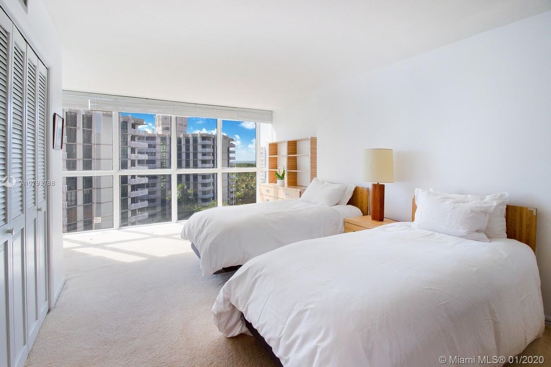 Recently Sold: $1,300,000 (3 beds, 3 baths, 2052 Square Feet)