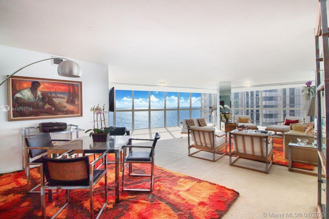 Recently Sold: $1,300,000 (3 beds, 3 baths, 2052 Square Feet)