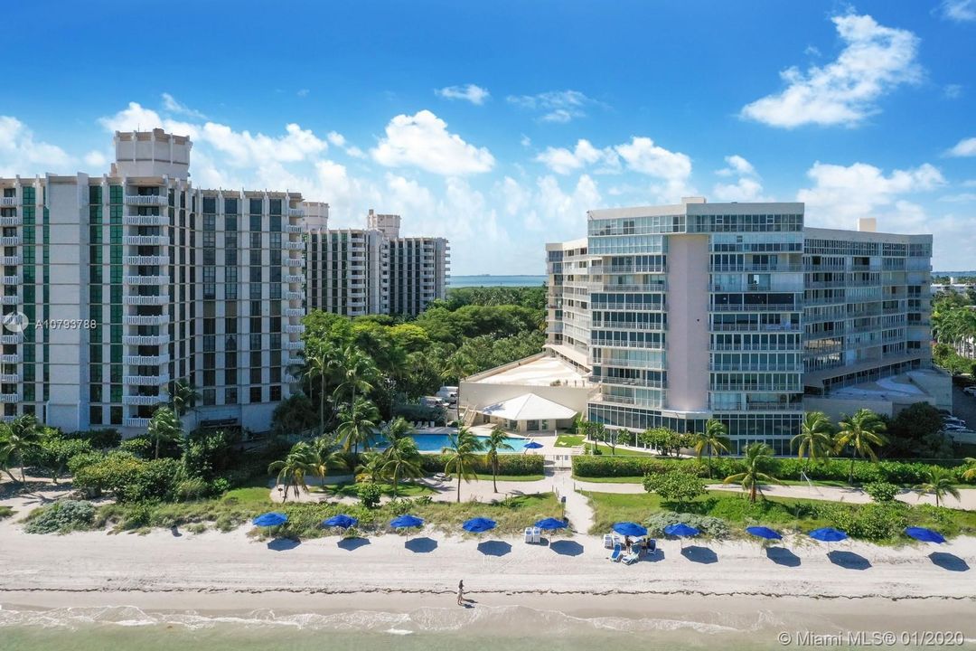 Recently Sold: $1,300,000 (3 beds, 3 baths, 2052 Square Feet)
