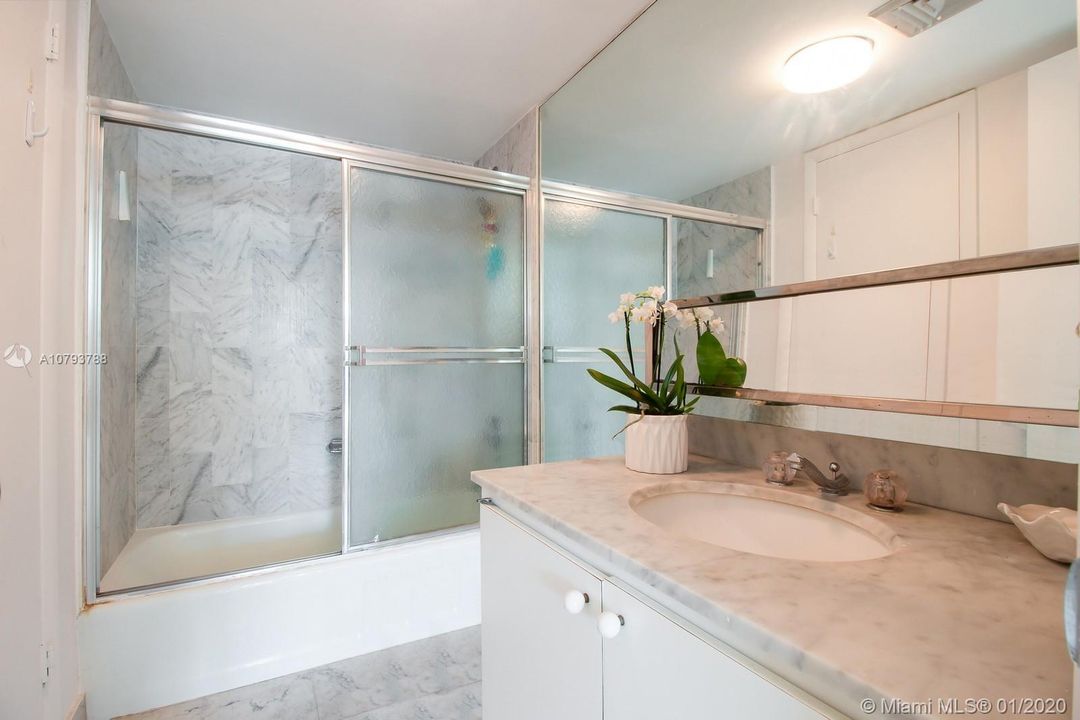 Recently Sold: $1,300,000 (3 beds, 3 baths, 2052 Square Feet)