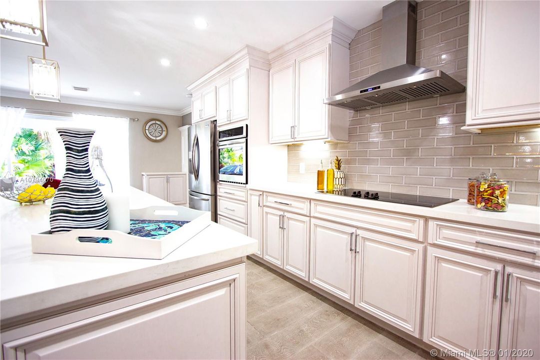 Vendido Recientemente: $799,000 (3 camas, 3 baños, 1902 Pies cuadrados)