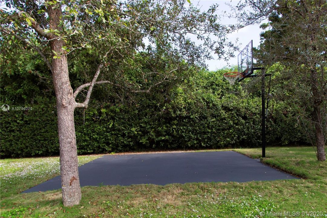 Vendido Recientemente: $799,000 (3 camas, 3 baños, 1902 Pies cuadrados)