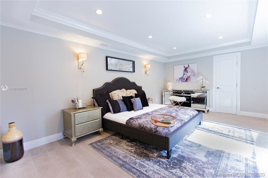 Vendido Recientemente: $799,000 (3 camas, 3 baños, 1902 Pies cuadrados)