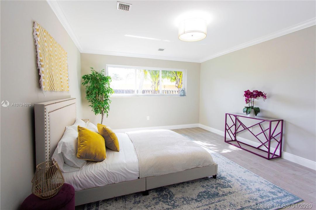 Vendido Recientemente: $799,000 (3 camas, 3 baños, 1902 Pies cuadrados)