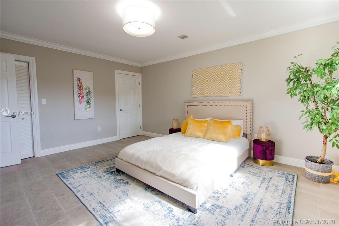Vendido Recientemente: $799,000 (3 camas, 3 baños, 1902 Pies cuadrados)