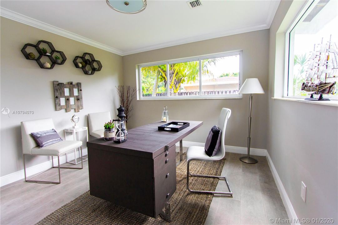Vendido Recientemente: $799,000 (3 camas, 3 baños, 1902 Pies cuadrados)